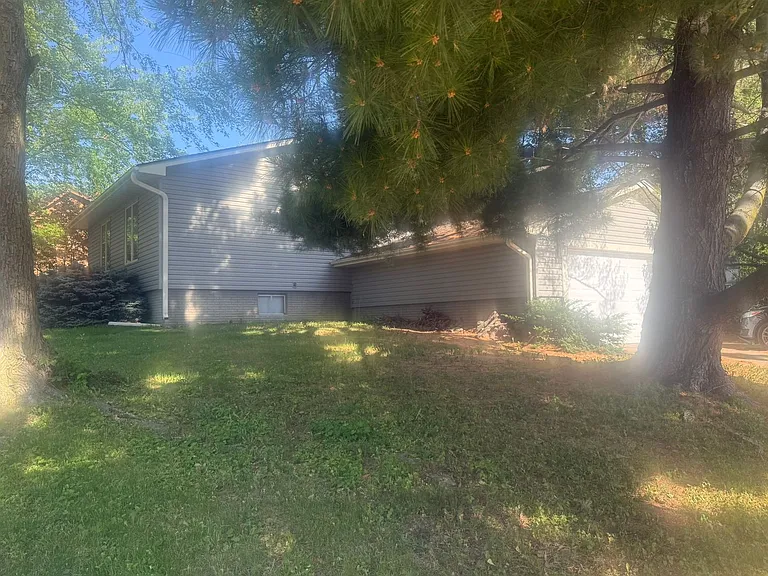 6 Denbigh Dr — Photo 2