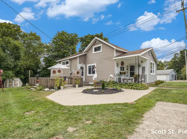 9012 Stebbins St, Montague, MI 49437