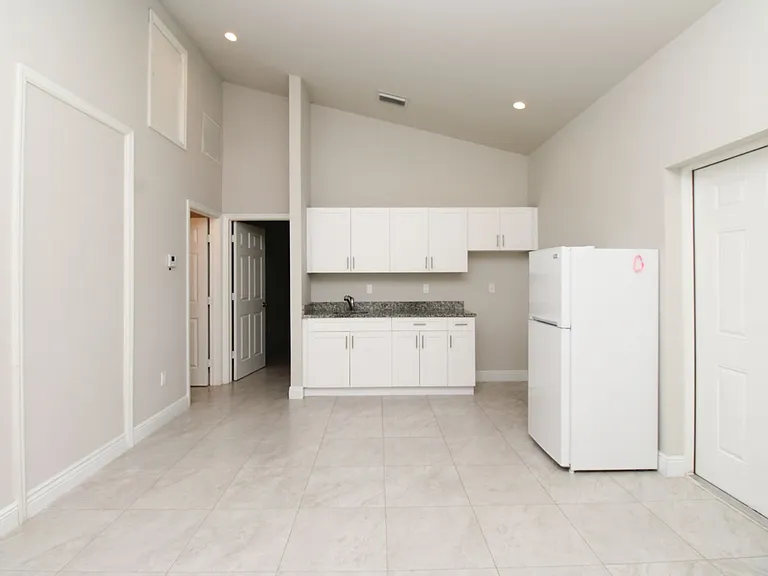 2861 Tropicana Blvd — Photo 3