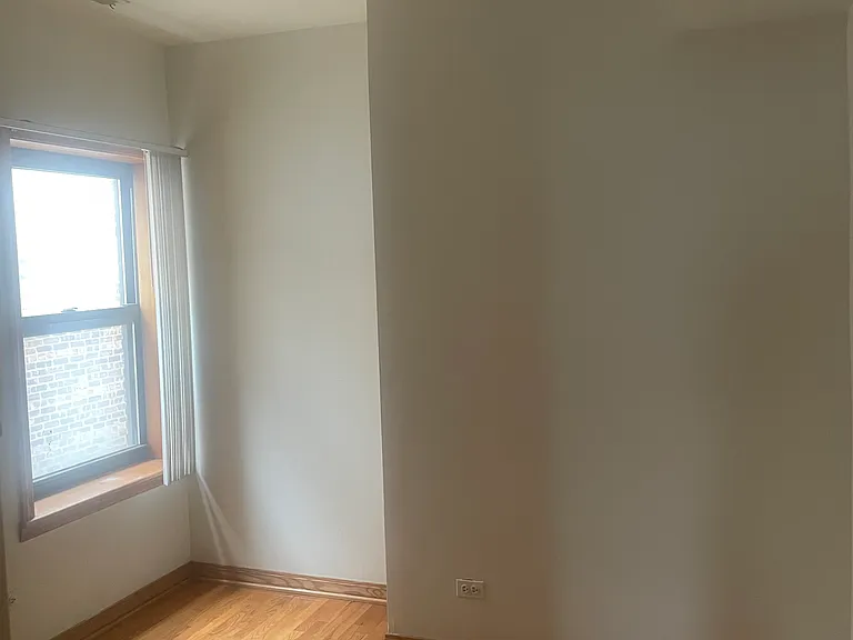 8742 S Harper Ave #1 — Photo 13
