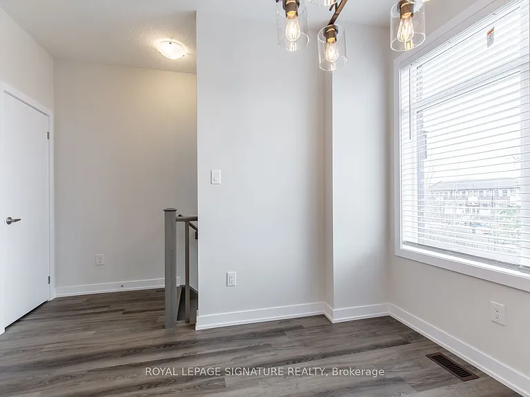57 Markle Cres — Photo 7