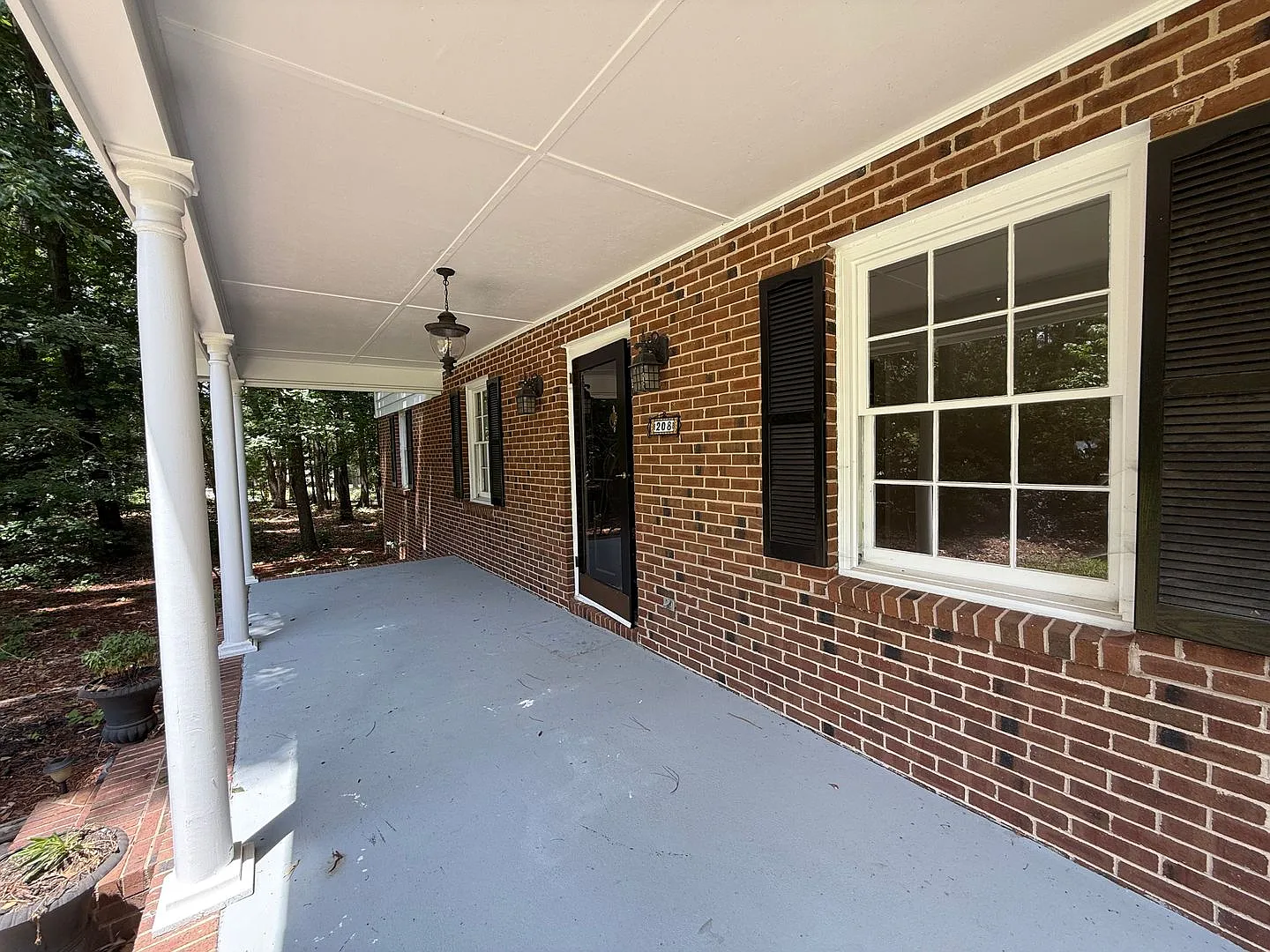 Stunning 3BD*, 4.5BA Clayton Home on a 0.77 Acre Lot with Modern Updates — Photo 4