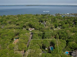 16 Peconic Hills Dr, Southampton, NY 11968