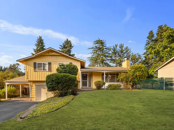 11018 SE 9th St, Bellevue, WA 98004