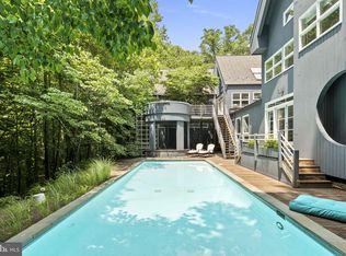 166 River Park Dr, Great Falls, VA 22066