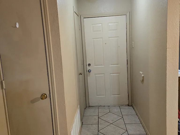313 Bryant Ln — Photo 6