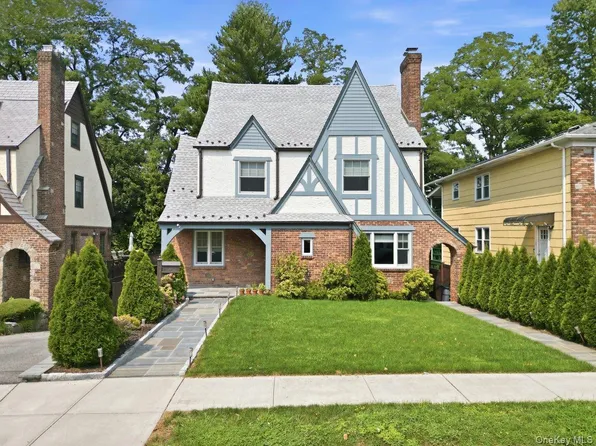 277 Devoe Avenue, Yonkers, NY 10705