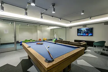 Rented by Bond New York