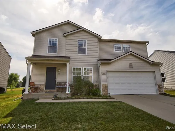 3151 Pine Run Dr, Swartz Creek, MI 48473