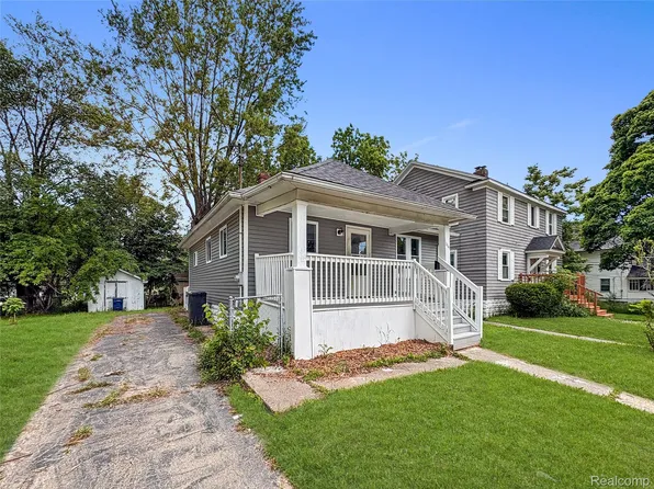 1114 Christopher St, Flint, MI 48503