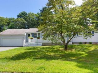 14 Evelyn St, Burlington, MA 01803