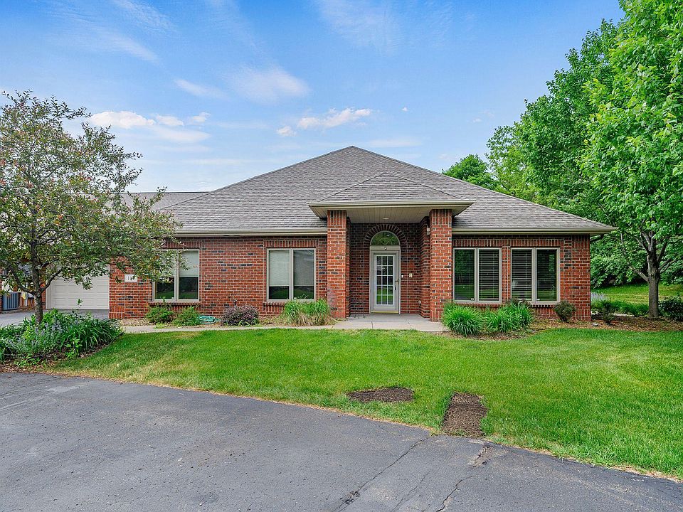 1st image of 113 Deerwood Ct
