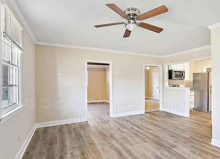5463 Marcia Cir — Photo 9