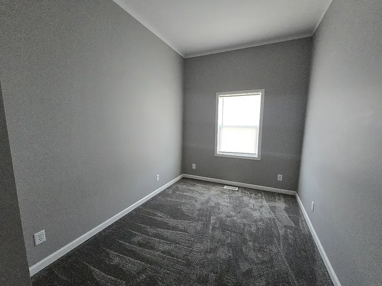 505 Carlton St — Photo 11