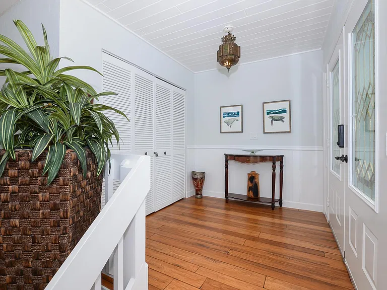 4051 NE Breakwater Dr — Photo 32