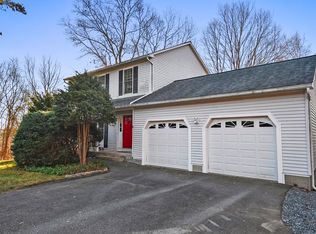 6 Carriage Hill Ln, Hudson, MA 01749