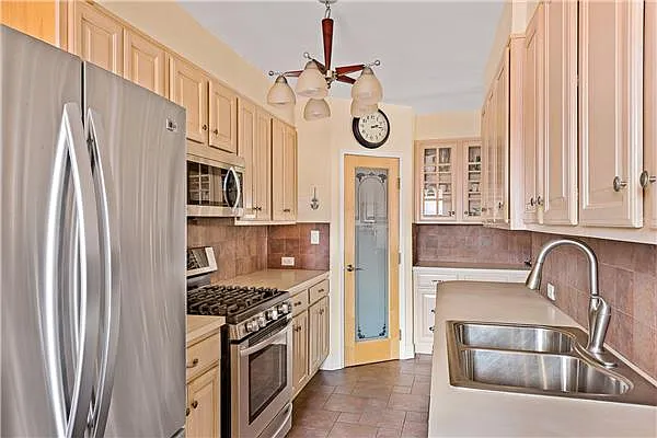 Sold by Exclusive Properties Sotheby's International Realty | media 25