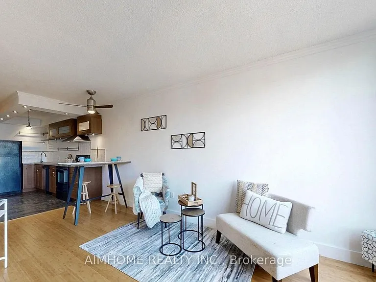 284 Bloor St W #806 — Photo 3