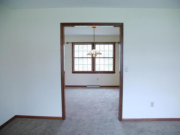 5th image of 1581 Parkland Dr