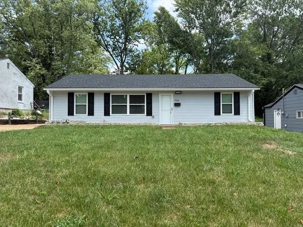 9760 Vickie Pl, Saint Louis, MO 63136