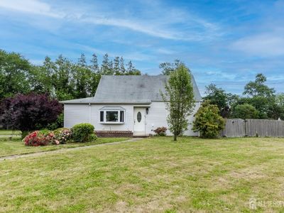 8 Dale Rd, East Brunswick, NJ, 08816