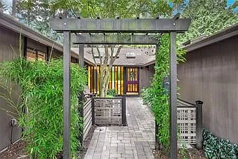 901 129th Pl NE — Photo 3