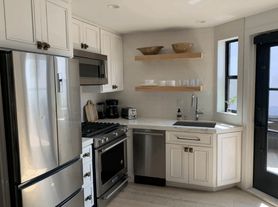 511 E Balboa Blvd, Newport Beach, CA