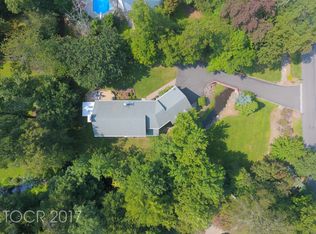12 Ware Rd, Upper Saddle River, NJ 07458