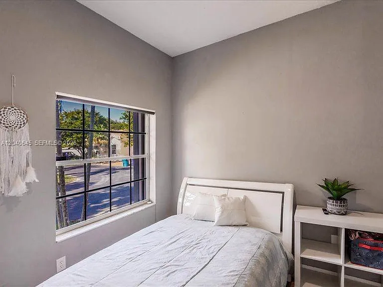 21475 SW 90th Pl — Photo 24