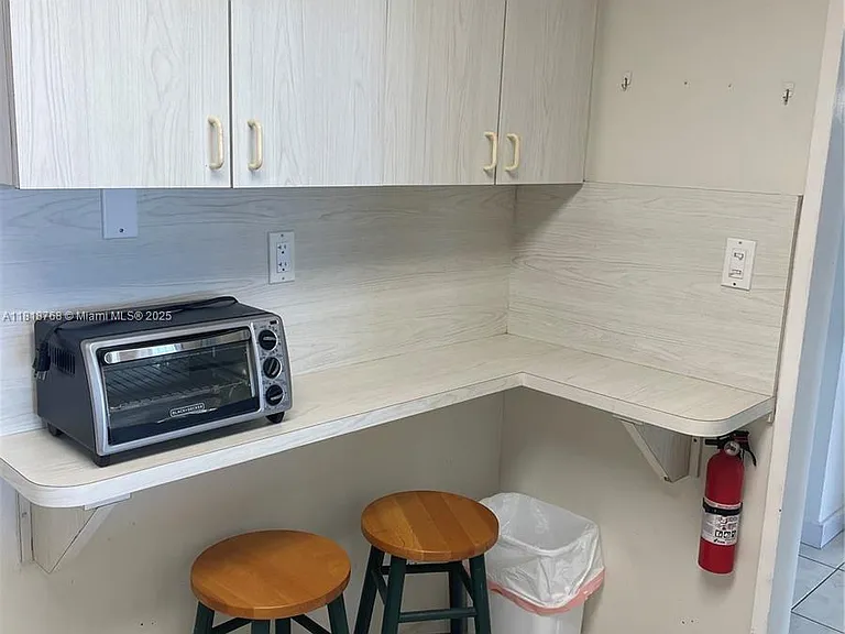 5601 Collins Ave #1210 — Photo 11
