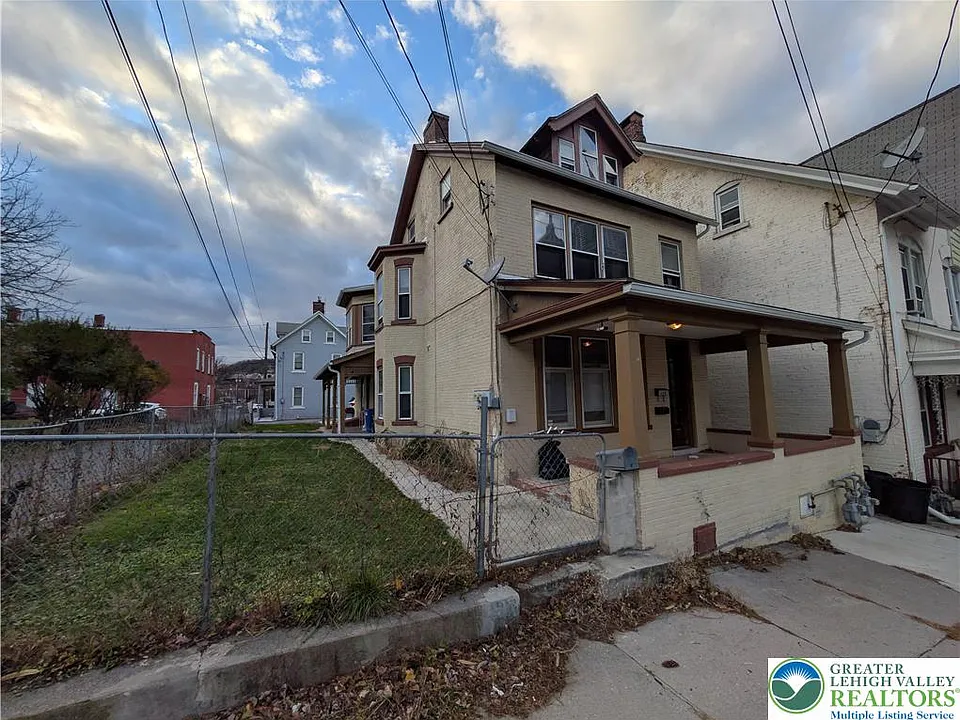 426 Carlton Ave #2