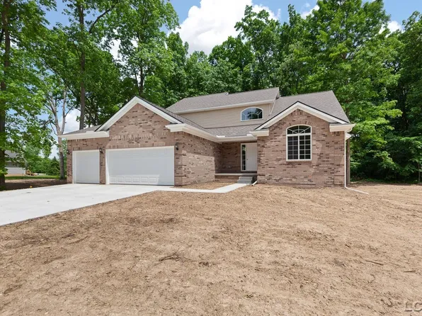 3520 Sicilia Dr, Tecumseh, MI 49286