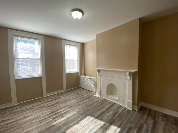 256 Kingsland Avenue image 1 of 6