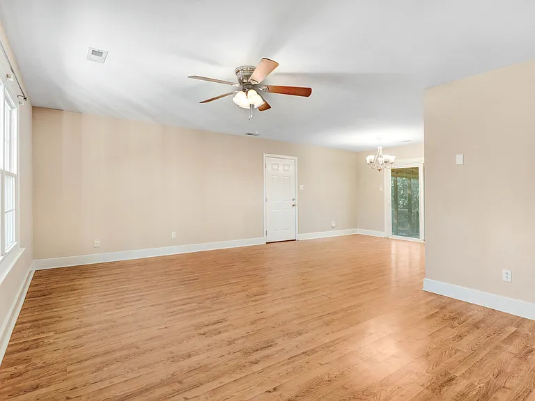107 Sparrow Ct — Photo 7