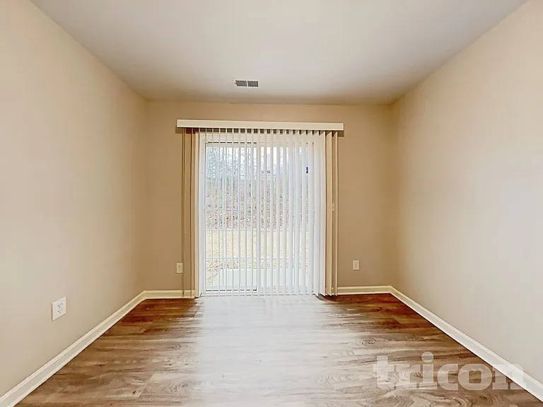 7715 Hidden Creek Dr — Photo 3
