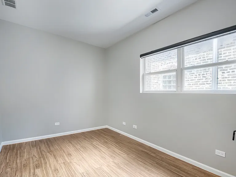 1422 N Maplewood Ave — Photo 16