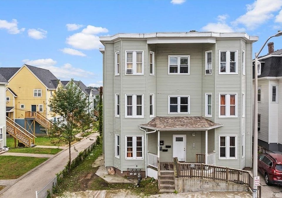 1st image of 128 Beacon St