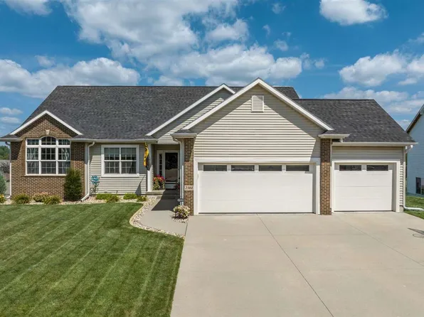 2504 Woodhill Dr SW, Cedar Rapids, IA 52404