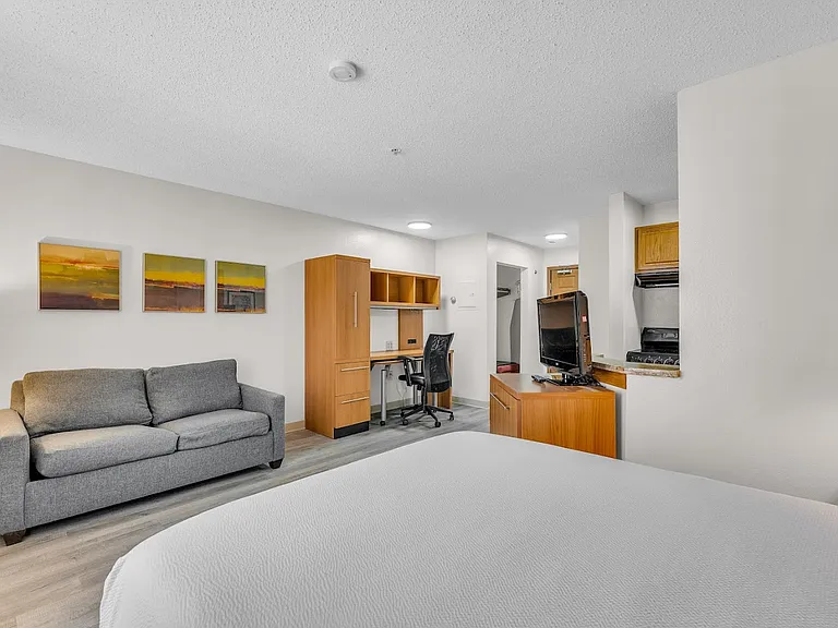 The Amian Residence — Photo 27