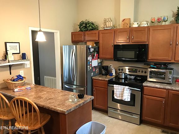 3rd image of 1118 Long Meadow Dr