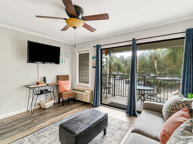 23 S Forest Beach Dr #142 — Photo 3