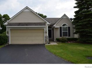 918 Yorick Path #1, Wixom, MI 48393