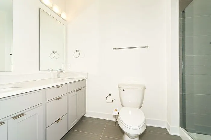 727 Perth Ln — Photo 14