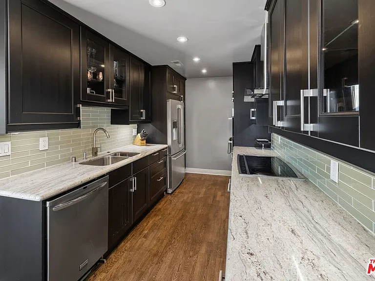 2260 N Cahuenga Blvd #502 — Photo 28