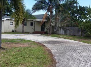2739 Oak Dr, West Palm Beach, FL 33406