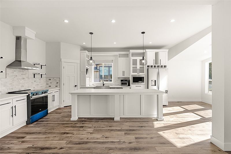 5th image of 1019 Stanford Drive #65