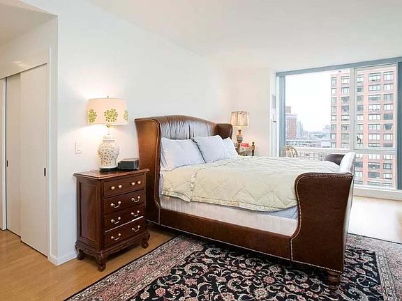 4th image of 200 Chambers St APT 12D