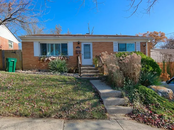 3032 Aquadale Ln, Cincinnati, OH 45211