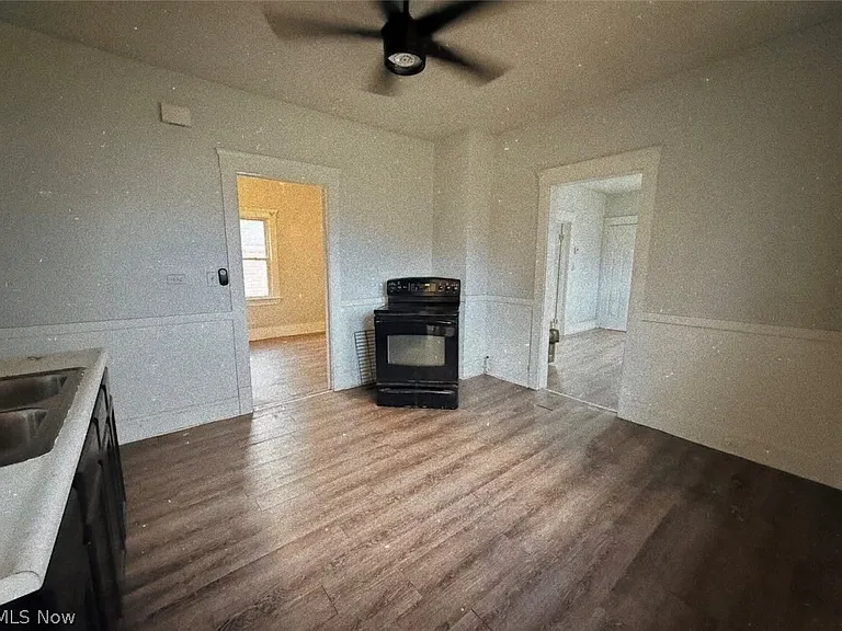 12106 Forest Ave #DOWN — Photo 4
