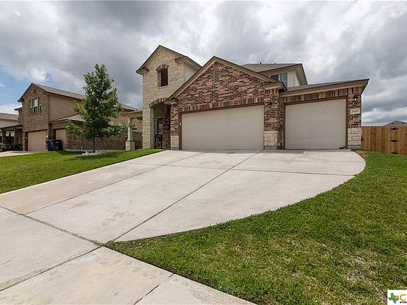 3rd image of 2207 Jesse Dr